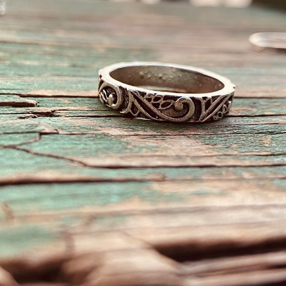 SIMPLE LEAF BAND - Picture 2 of 2